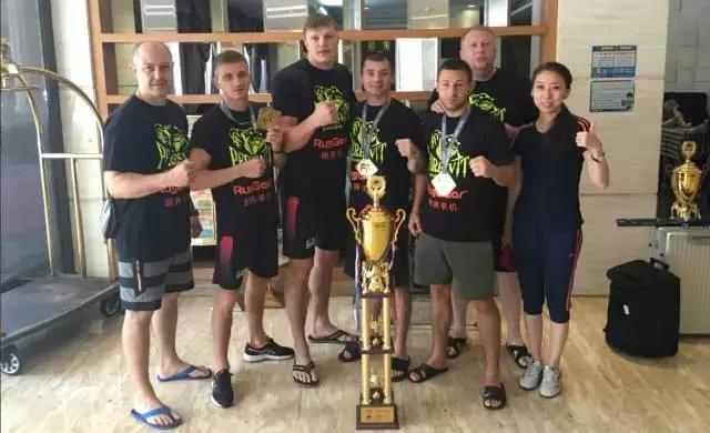 楊曉婷從留歐碩士到職業(yè)經(jīng)紀(jì)人搏擊改變我的人生