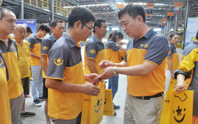 上世紀80至90年代年輕人和農民工進工廠或做泥水工;本世紀10年代主要從事個體工商戶、中介、快遞員和創業等;20年代開始轉入直播和自由職業者&hellip;每個時期隨著中國經濟轉型和技術升級更新,人們的工作就業也隨之轉變?